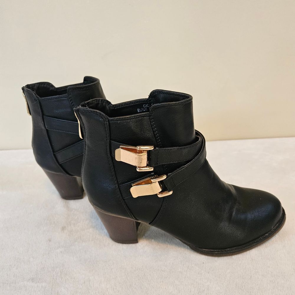 Women Sz 8 Faux Leather Ankle Booties Boots Criss-Cross Ankle Strap Chunky Heel